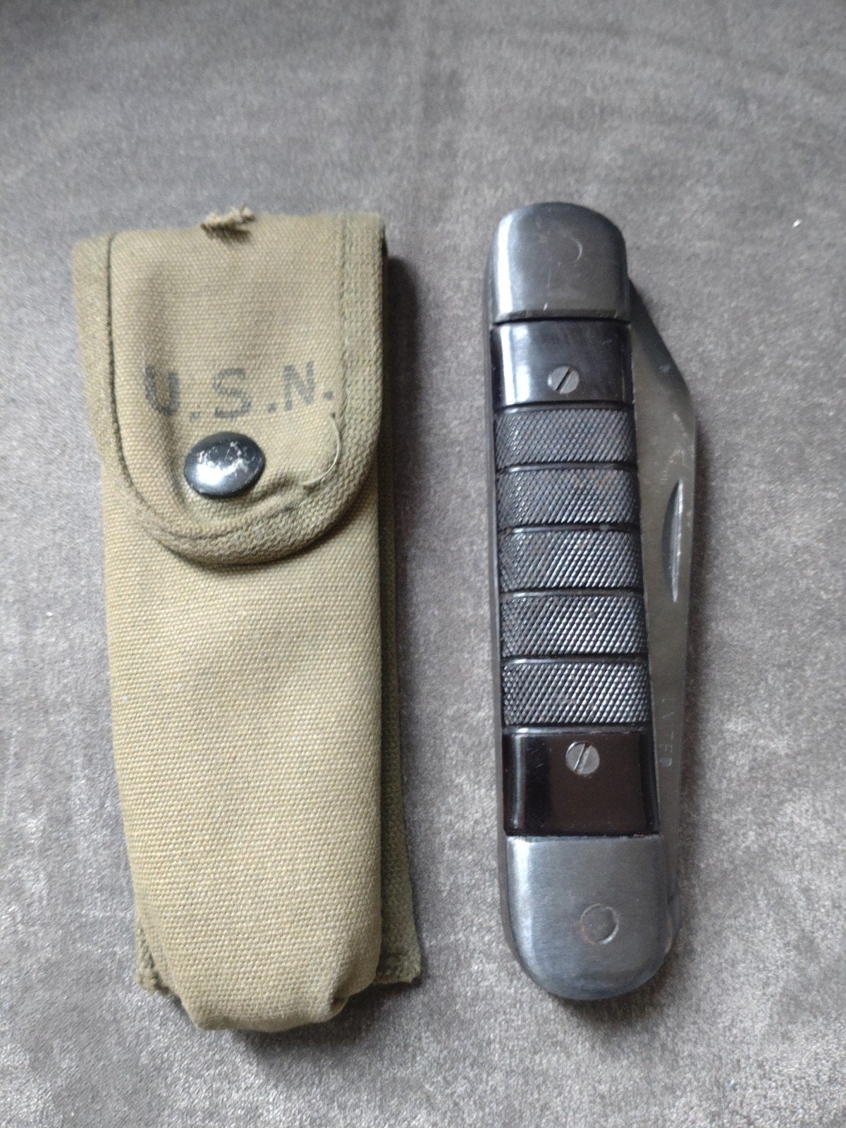 WW2 USN Zakmes met Foudraal - United O.R. Mich., Ophalen of Verzenden, Amerika, Mes of Dolk
