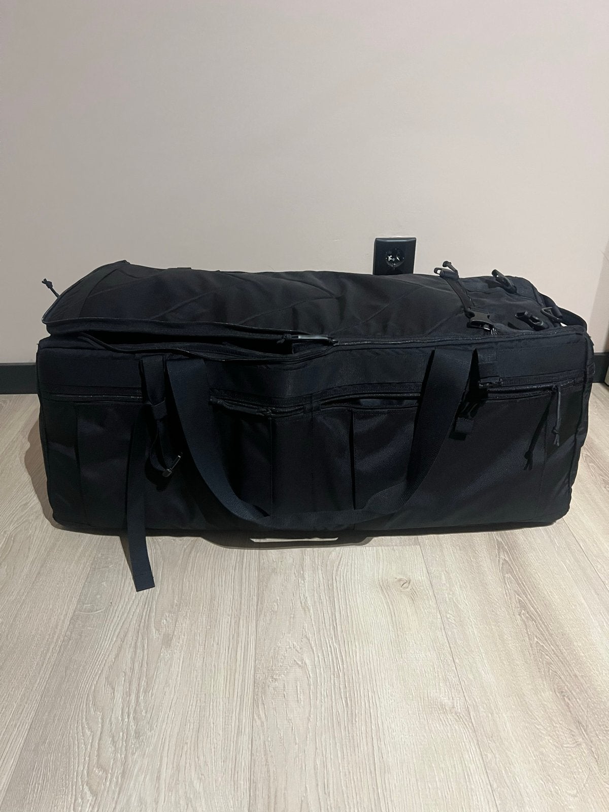 Zwarte tactical bag 80 liter reistas met compartimenten, Gebruikt, 20 tot 30 cm, Zwart, Ophalen of Verzenden