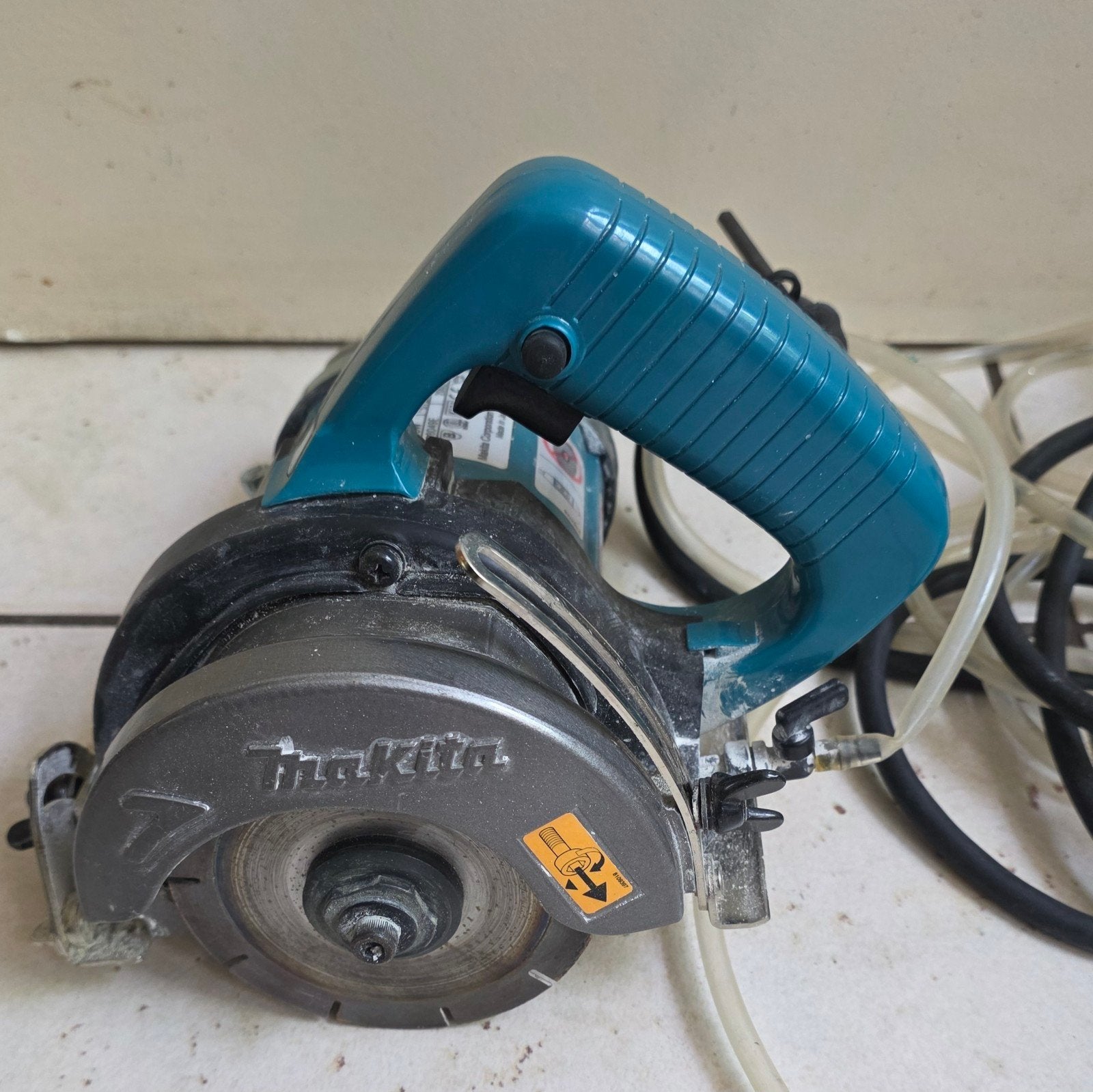 Tegelzaag/Diamantzaag Makita met waterkoeling Professioneel, Ophalen of Verzenden, 1200 watt of meer, 70 mm of meer