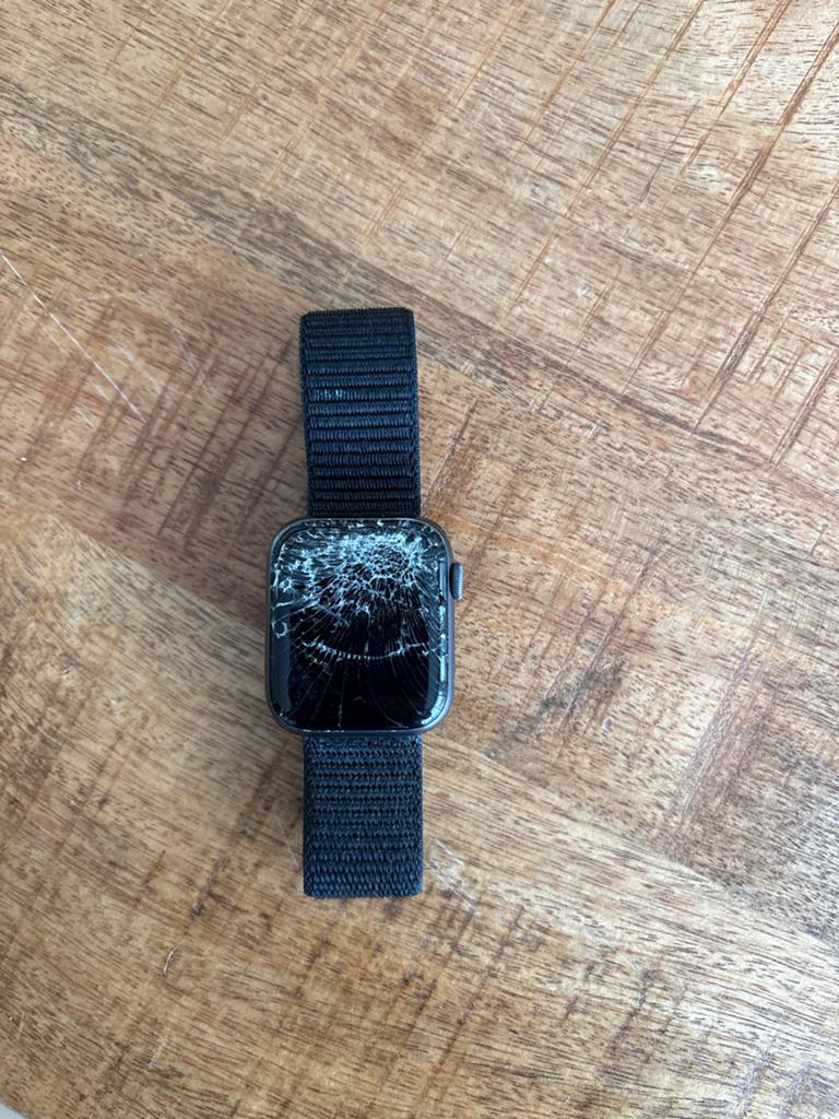 Apple Watch met gebarsten scherm - voor onderdelen/reparatie, Hartslag, Zwart, IOS, Ophalen of Verzenden