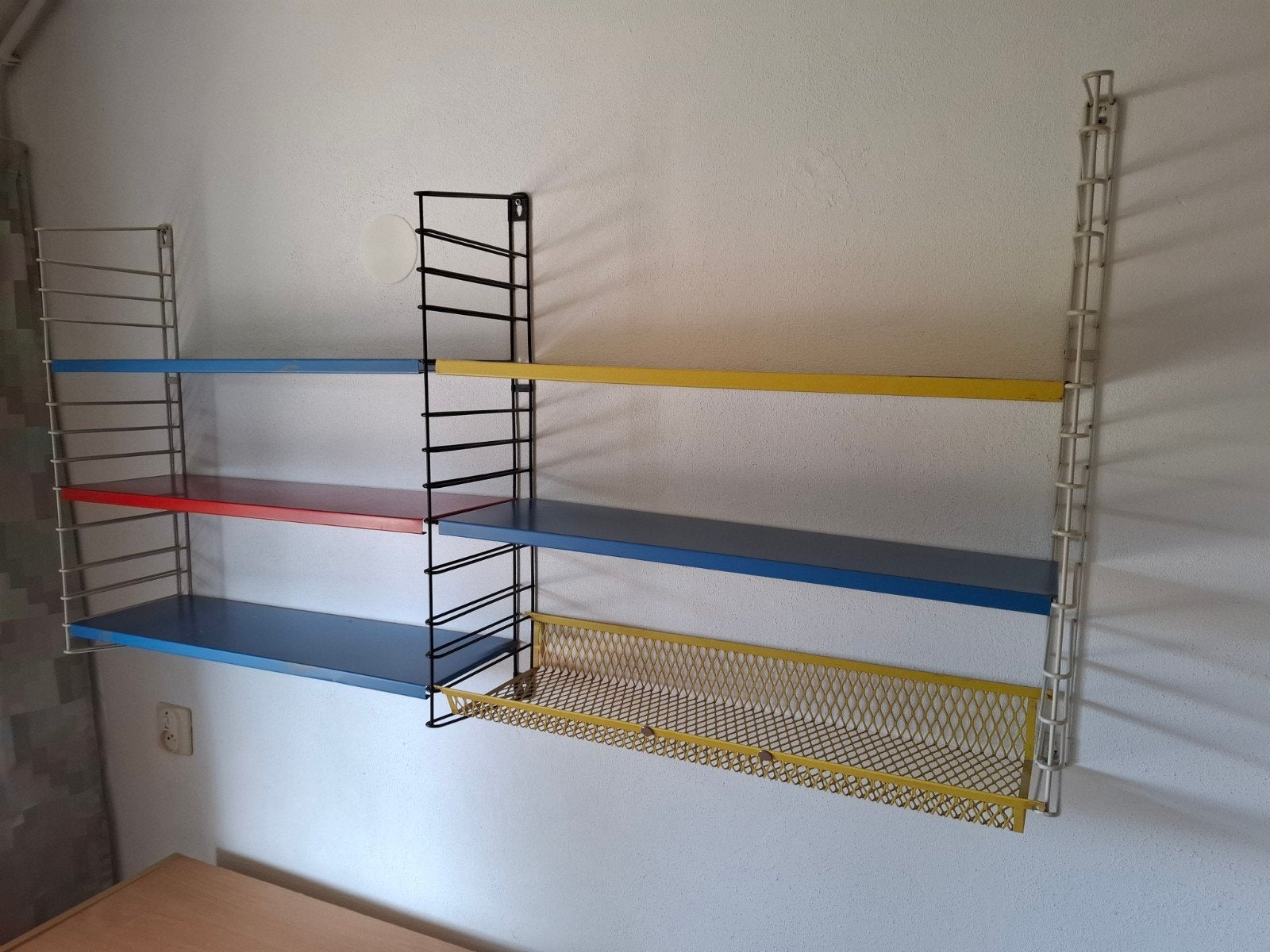 Vintage String wandrek met kleurrijke planken, Met plank(en), Gebruikt, 100 tot 150 cm, 100 tot 150 cm