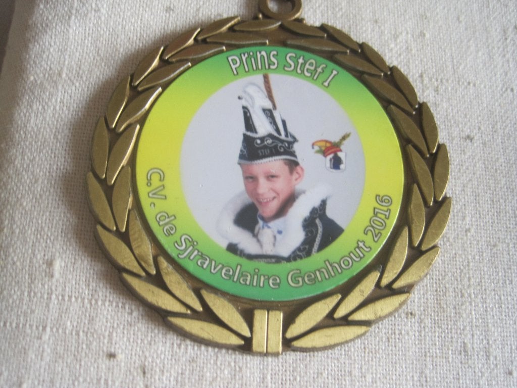 carnavals medaille cv de sjravelaire gen hout 2016, Ophalen of Verzenden, Overige materialen