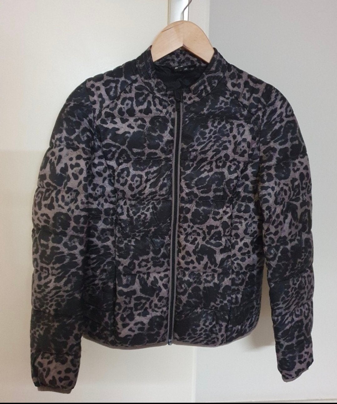Jas panterprint maat XS nieuw, Verzenden, Nieuw, Maat 34 (XS) of kleiner, Grijs