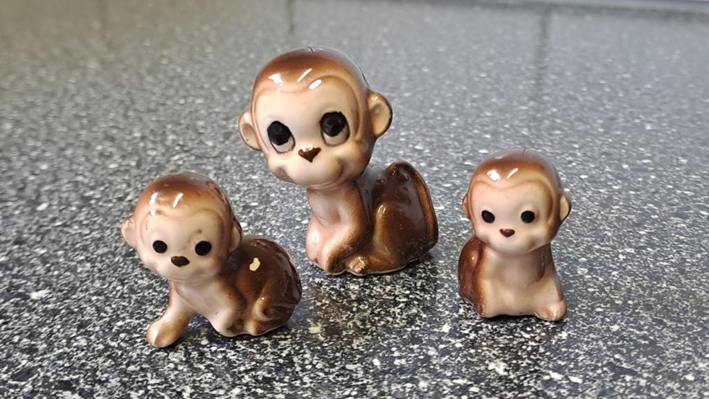 Vintage Vaga International beeldjes aapjes, Overige onderwerpen, Minder dan 20 cm, Ophalen of Verzenden, Steen of Keramiek