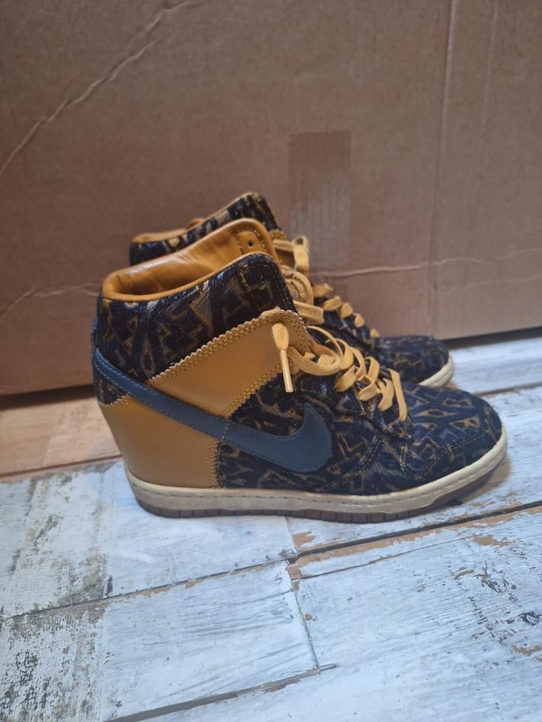 Nike Wmns Dunk Sky High Premium
 Maat 38, Ophalen of Verzenden, Gedragen, Overige kleuren