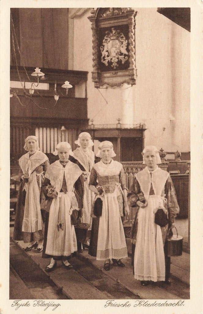 Friesche Kleederdracht, Ophalen of Verzenden, 1920 tot 1940, Ongelopen, Friesland