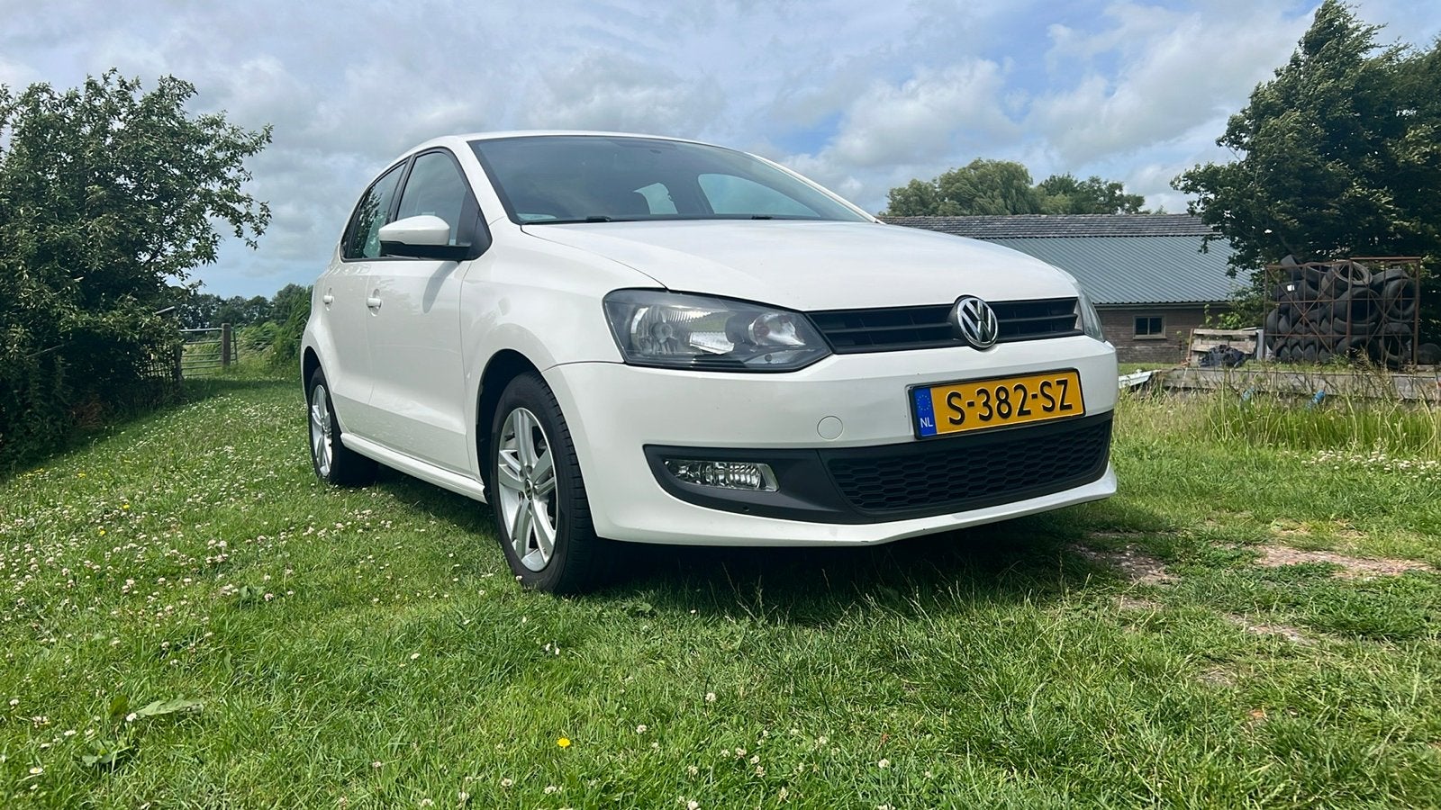 Volkswagen 2014 Wit, 967 kg, 40 €/maand, 1198 cc, Wit