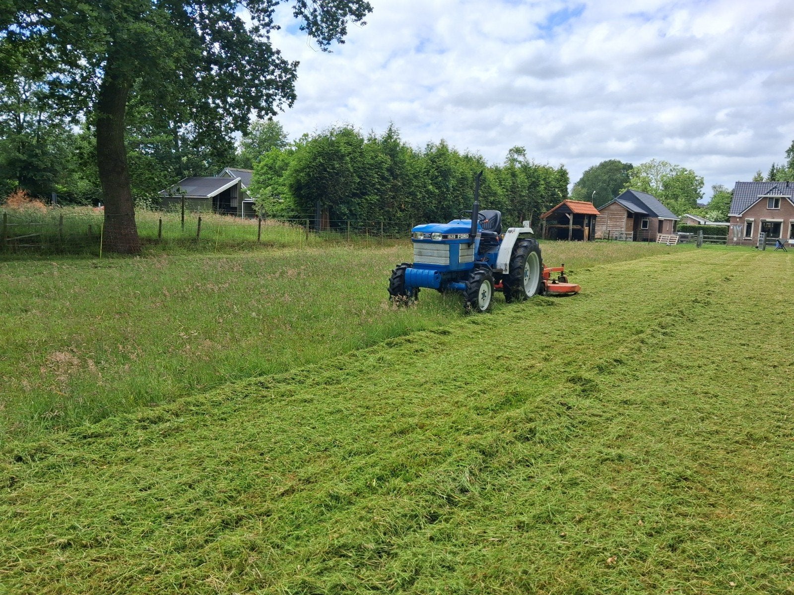 Mini loonwerk diverse werkzaamheden, Ophalen, Gras