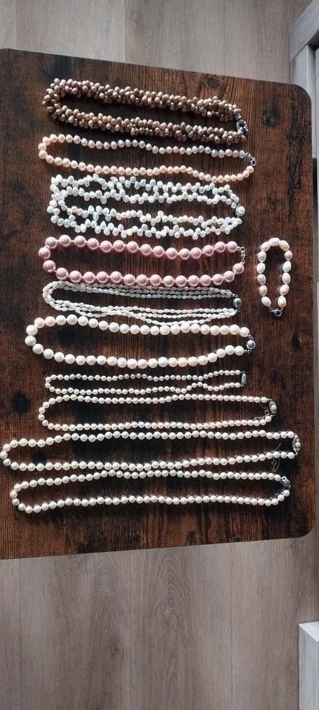 Grote partij parelkettingen en armband met zilveren slot, Ophalen, Gebruikt, Wit, Zilver