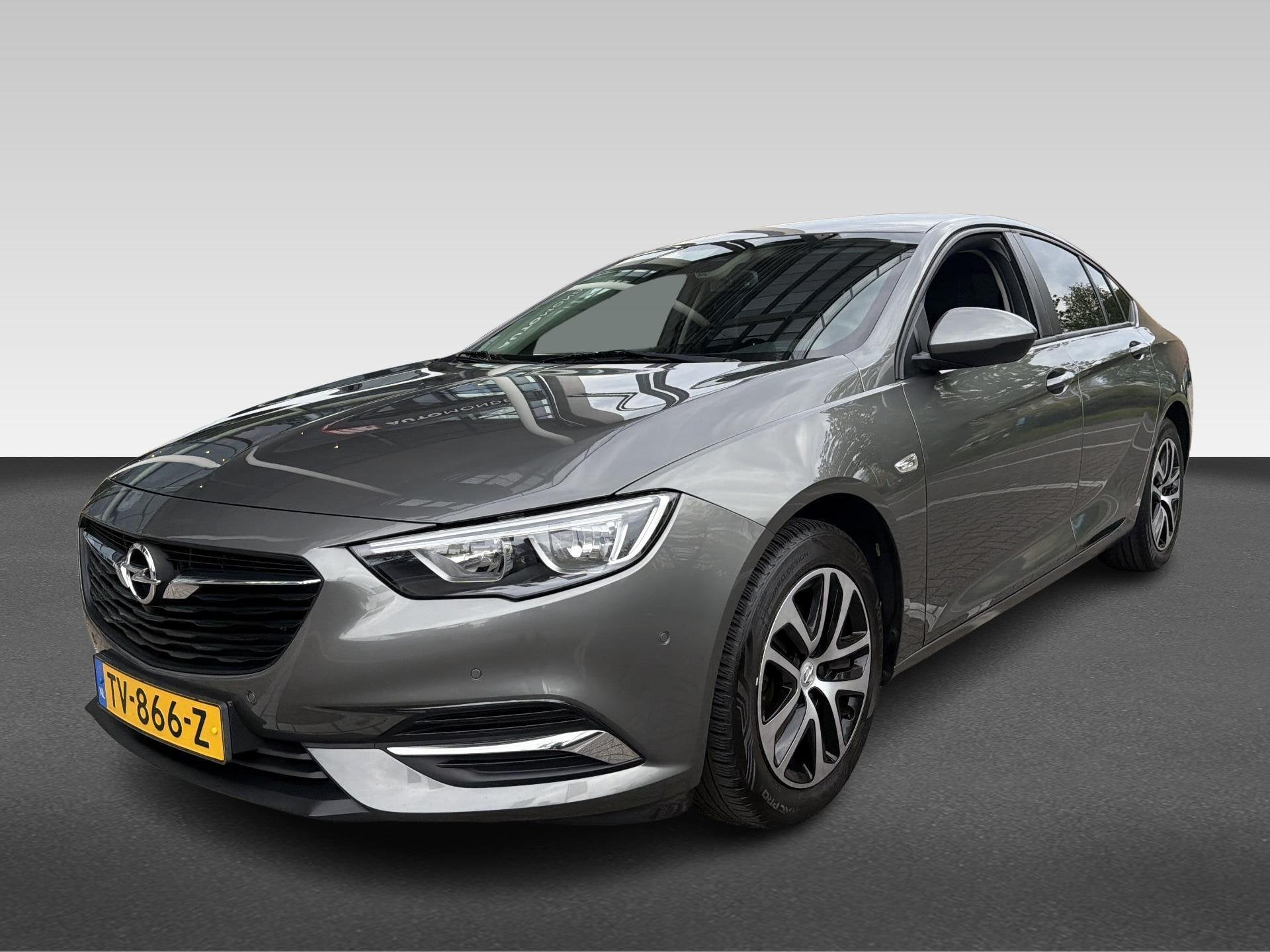 Opel Insignia Grand Sport 1.5 Turbo Online Edition, Gebruikt, 4 cilinders, 700 kg, Handgeschakeld