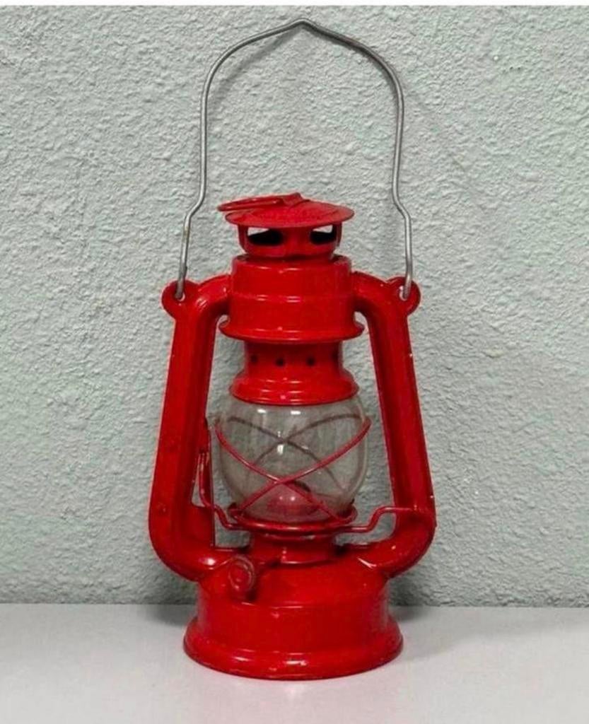 Antieke antiek rood rode stormlamp olielantaarn olielamp, Ophalen of Verzenden