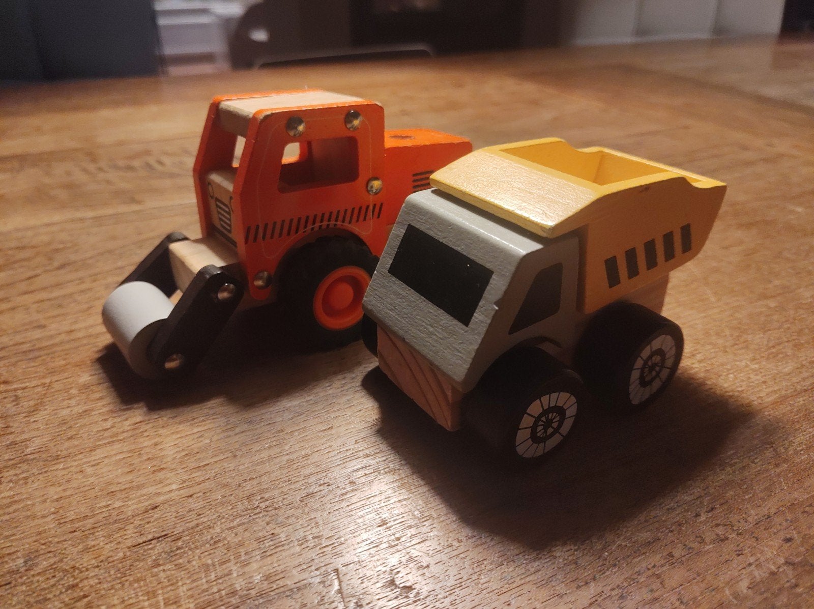 Houten speelgoedvoertuigen: wals en kiepwagen, Kinderen en Baby's, Ophalen, Gebruikt, Duw- of Trekspeelgoed