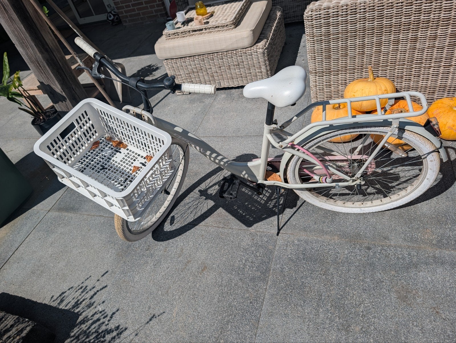 Meisjes fiets met defecte achter naaf, Ophalen, Gebruikt, Aanhangfiets, 80 kg of meer