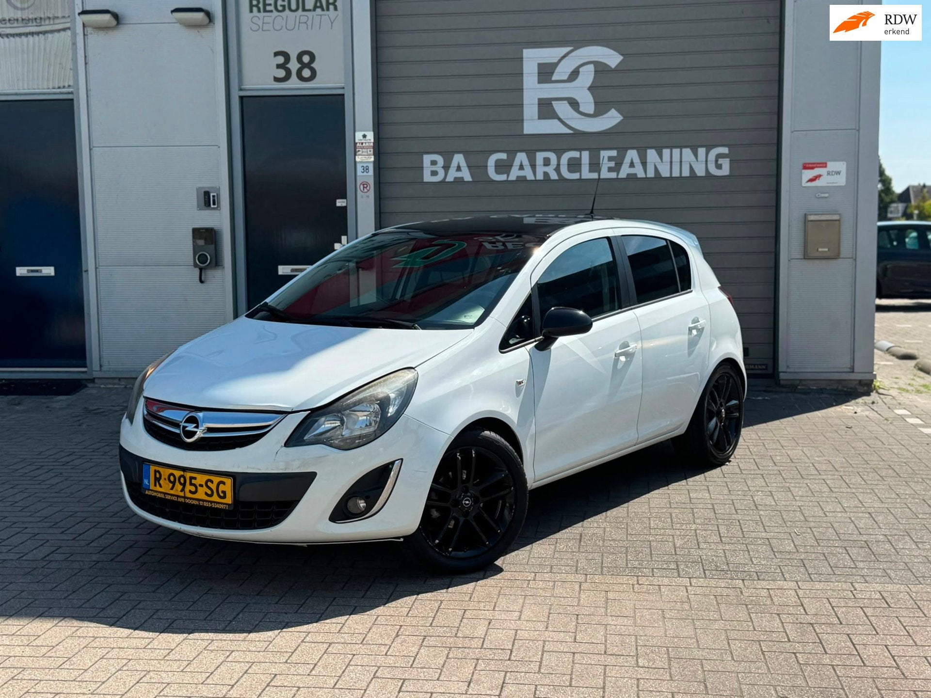 Opel Corsa 1.4-16V Design Edition