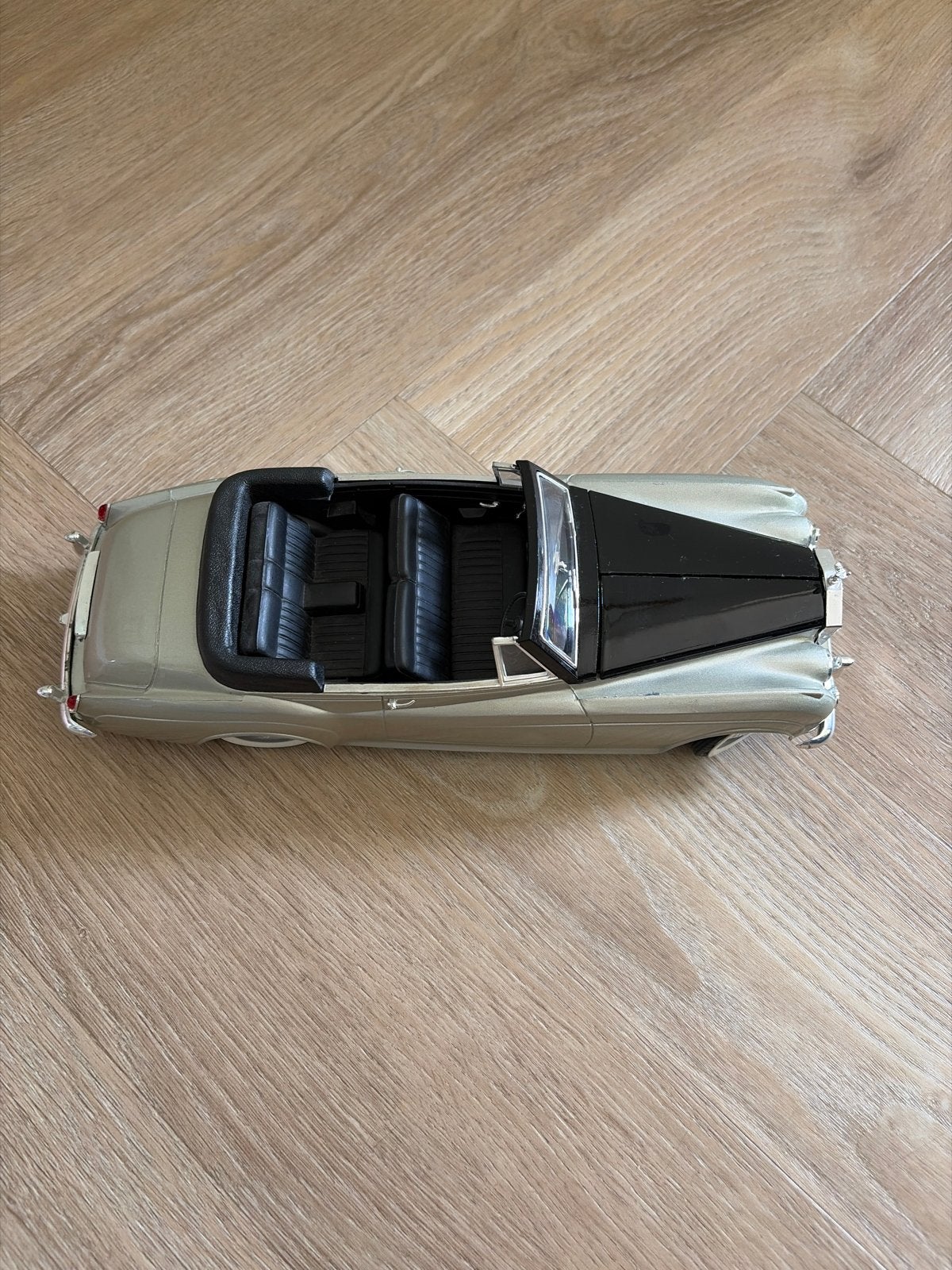 Rolls Royce Silver Cloud II - 1961 schaalmodel 1:20, Hobby en Vrije tijd, Modelauto's | Overige schalen, Ophalen, Zo goed als nieuw