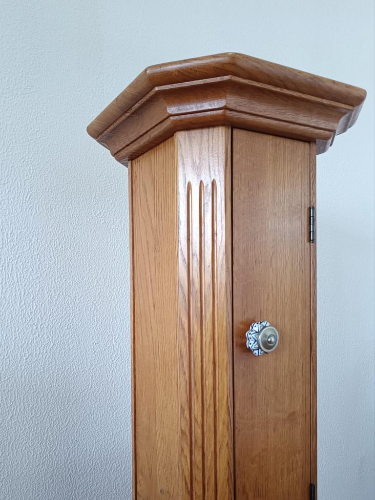 Houten kolom sokkel CD-kast, Ophalen