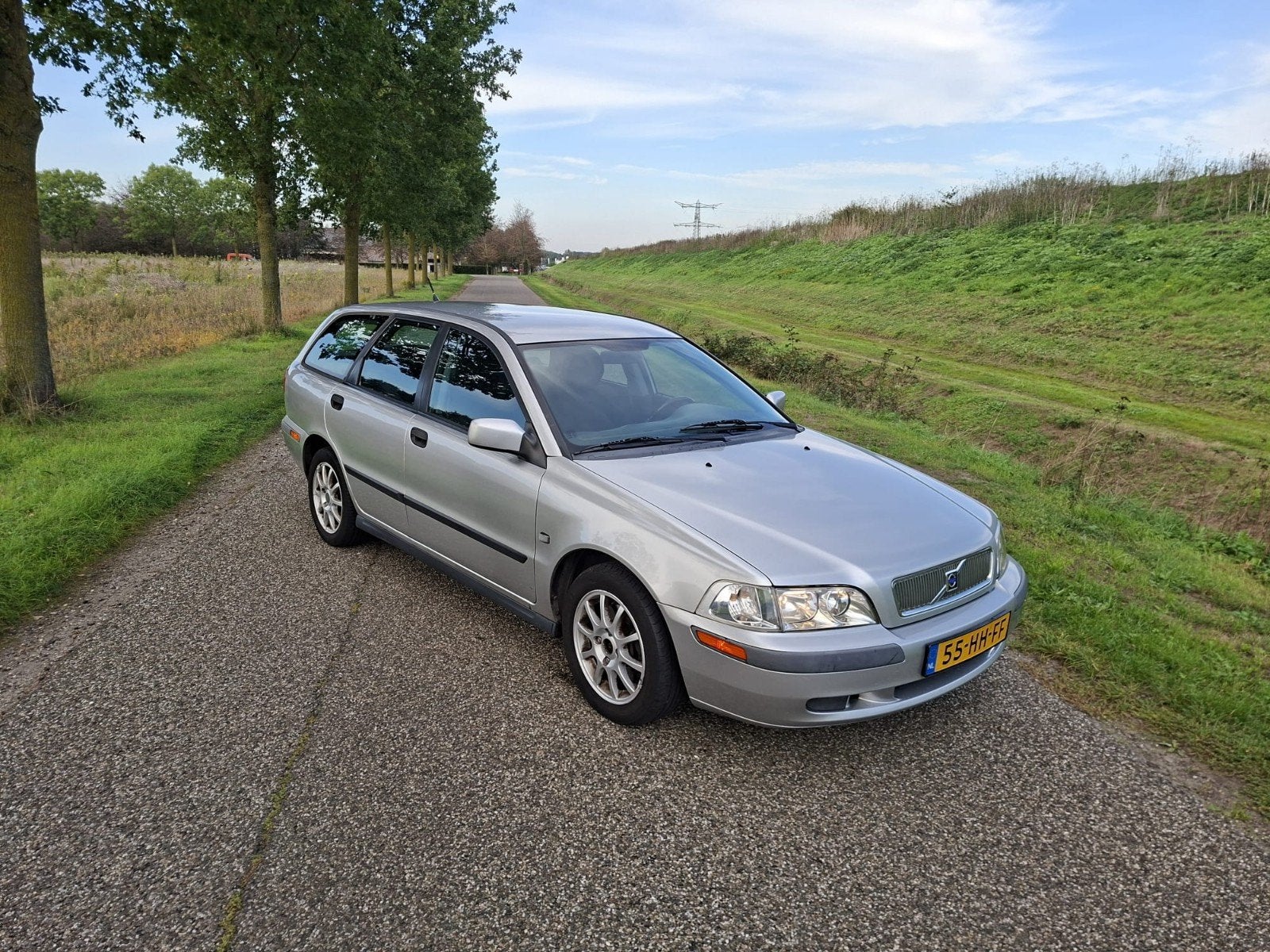 Volvo V40 1.8 2001 Grijs 137.249 Km!, Voorwielaandrijving, 4 cilinders, 122 pk, Origineel Nederlands