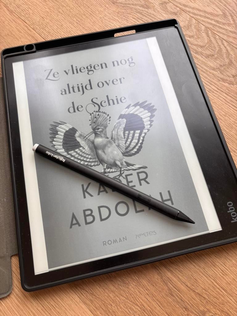 Kobo Elipsa 2e generatie met gratis hoes, Ophalen of Verzenden, Zo goed als nieuw