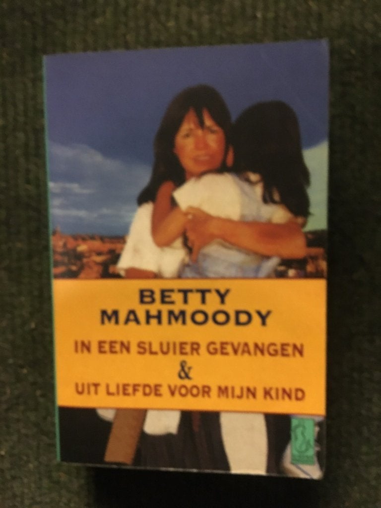 In Een Sluier Gevangen En Uit Liefde; Betty Mahmoody #Iran, Gelezen, Maatschappij en Samenleving, Ophalen of Verzenden, Wereld