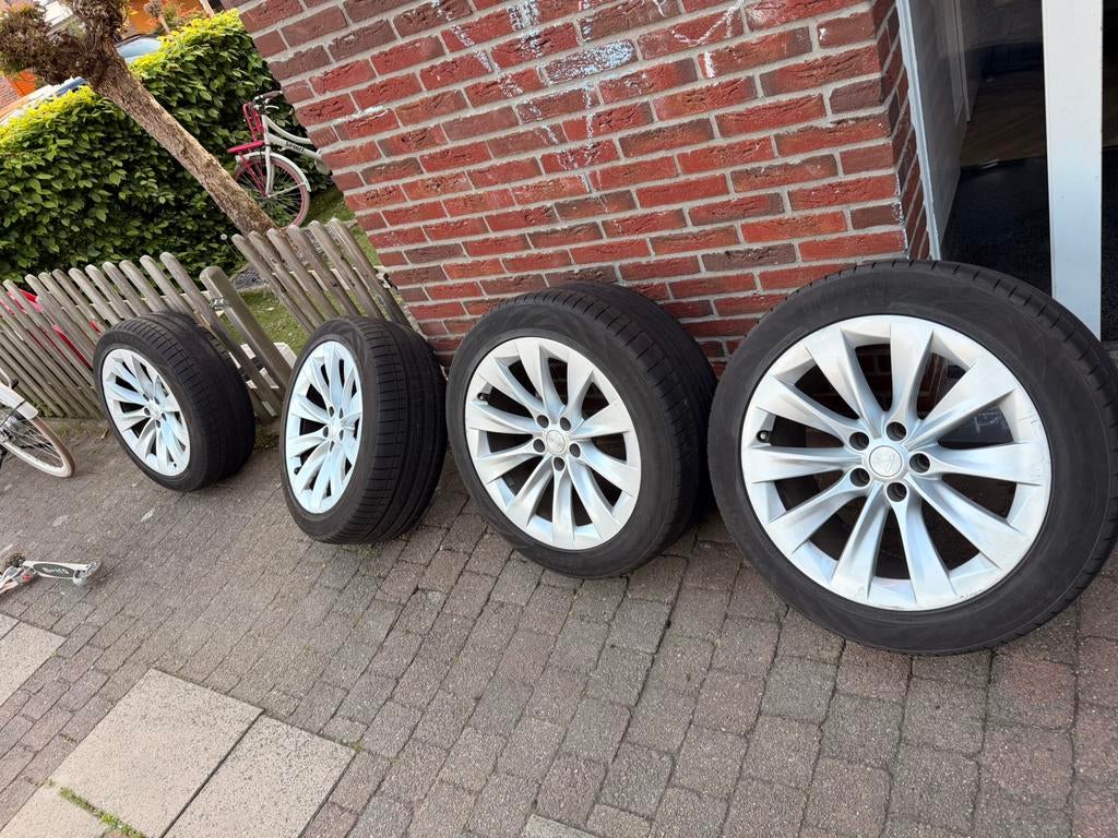Originele Tesla model x velgen met zomerbanden 20 inch, Auto-onderdelen, Banden en Velgen, Ophalen, 255 mm, Velg(en), 20 inch