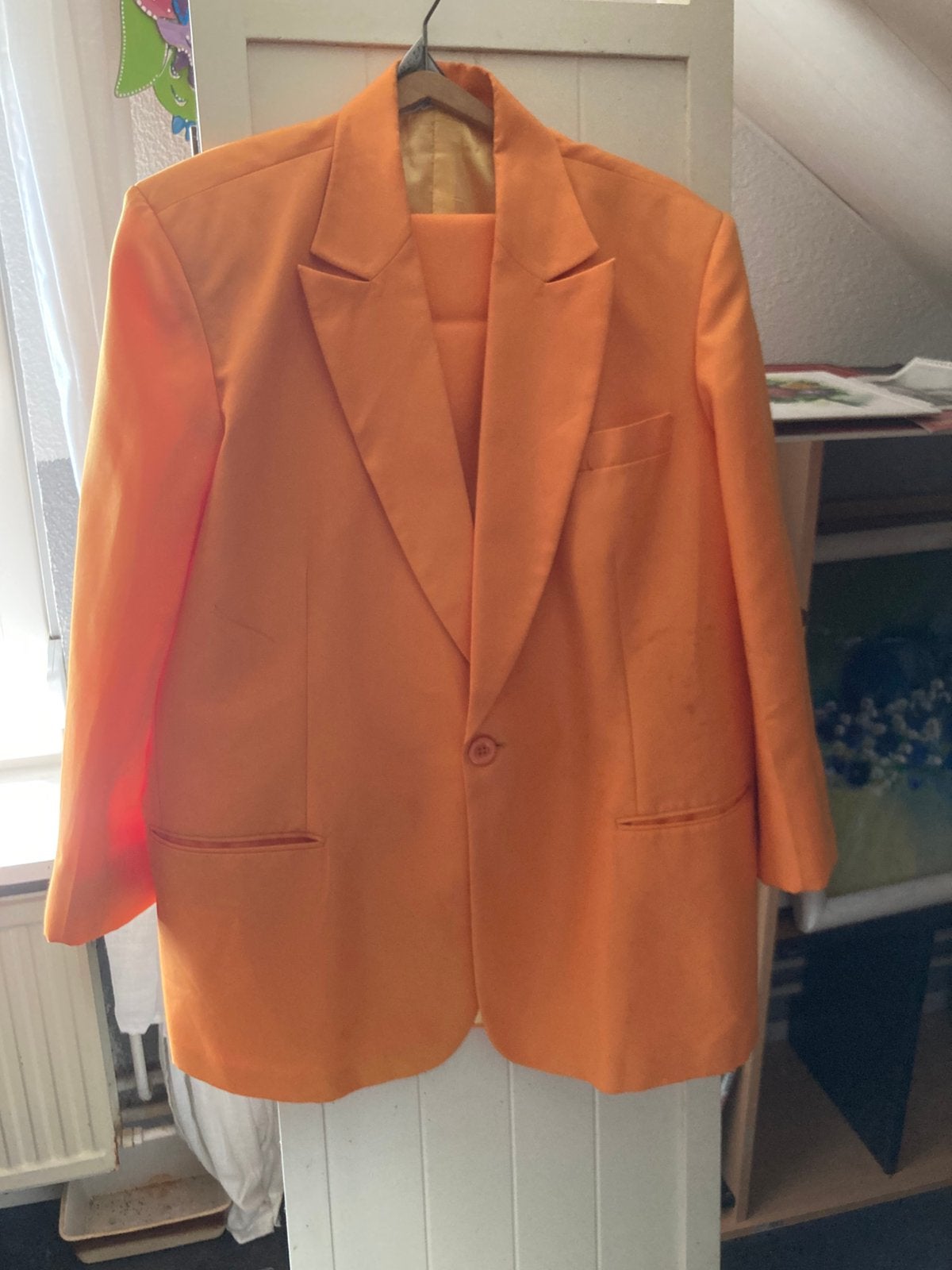 Oranje heren kostuum maat 54 en 58, Ophalen, Nieuw