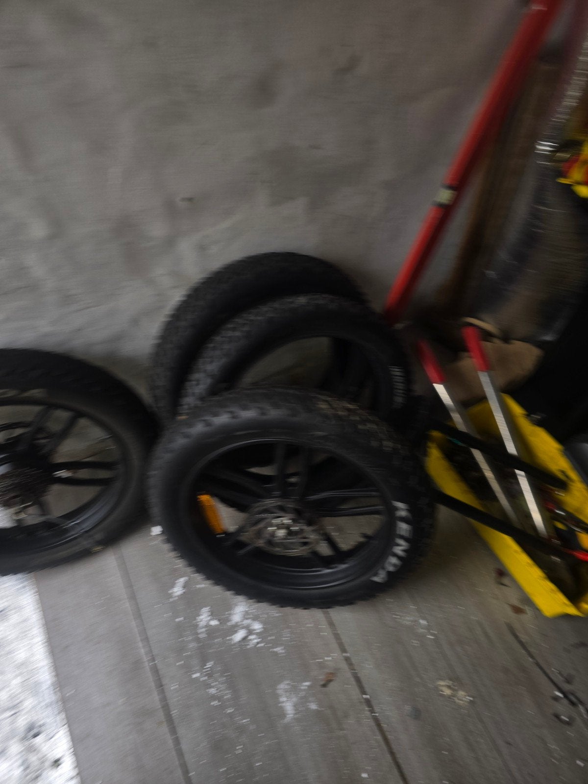 Voor- en achterwiel met motor en 2 losse banden, Fietsen en Brommers, Fietsonderdelen, Wiel, Gebruikt, Ophalen of Verzenden, Elektrische fiets