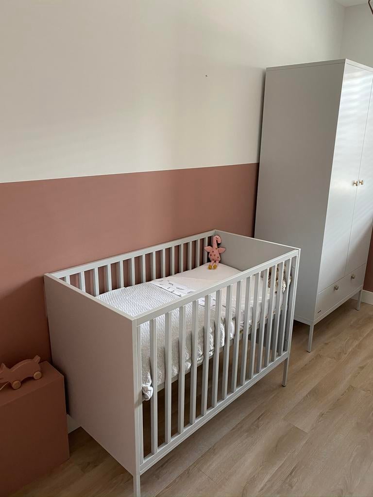 Kidsmill bed / baby ledikant incl. Matras, Ophalen, Zo goed als nieuw, Ledikant