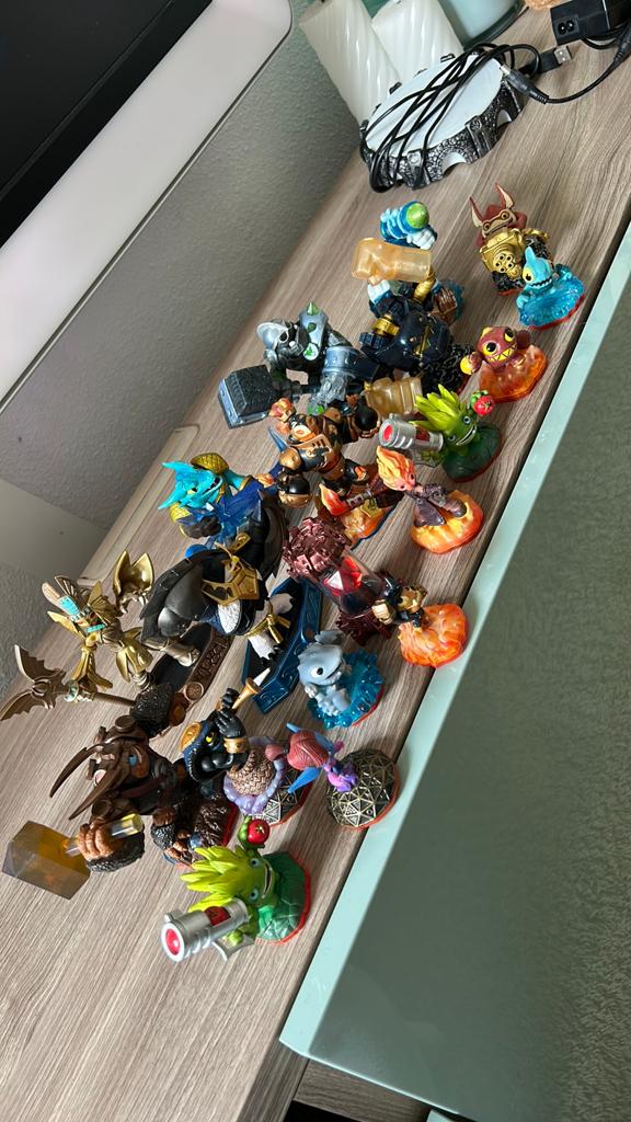 Skylanders figuren en trapteam portal, Spelcomputers en Games, Games | Sony PlayStation 4, Avontuur en Actie, 2 spelers, Ophalen of Verzenden