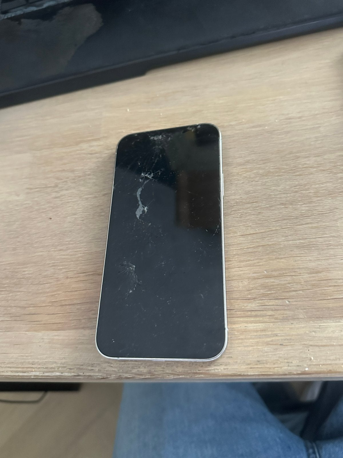 iPhone 12 Pro 512GB - Gebarsten scherm en achterkant, 512 GB, Zonder simlock, Niet werkend, Zonder abonnement