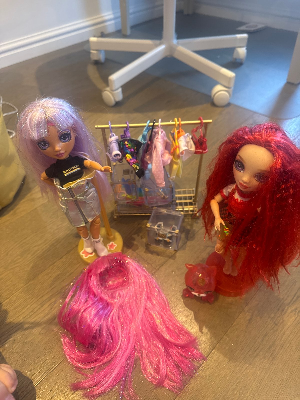 Rainbow High Poppen met Kledingrek en Accessoires, Ophalen of Verzenden, Gebruikt, Overige typen