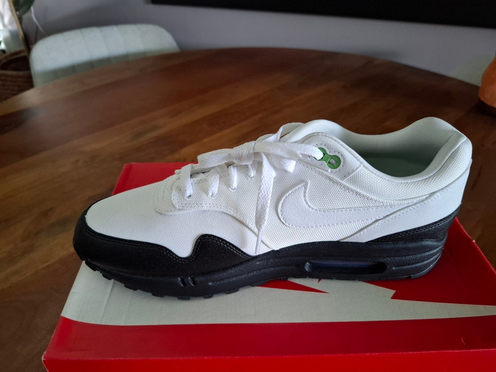 Nike air max 1 87 ds  summit white 45 11 160 euro, Ophalen of Verzenden, Wit, Sneakers of Gympen