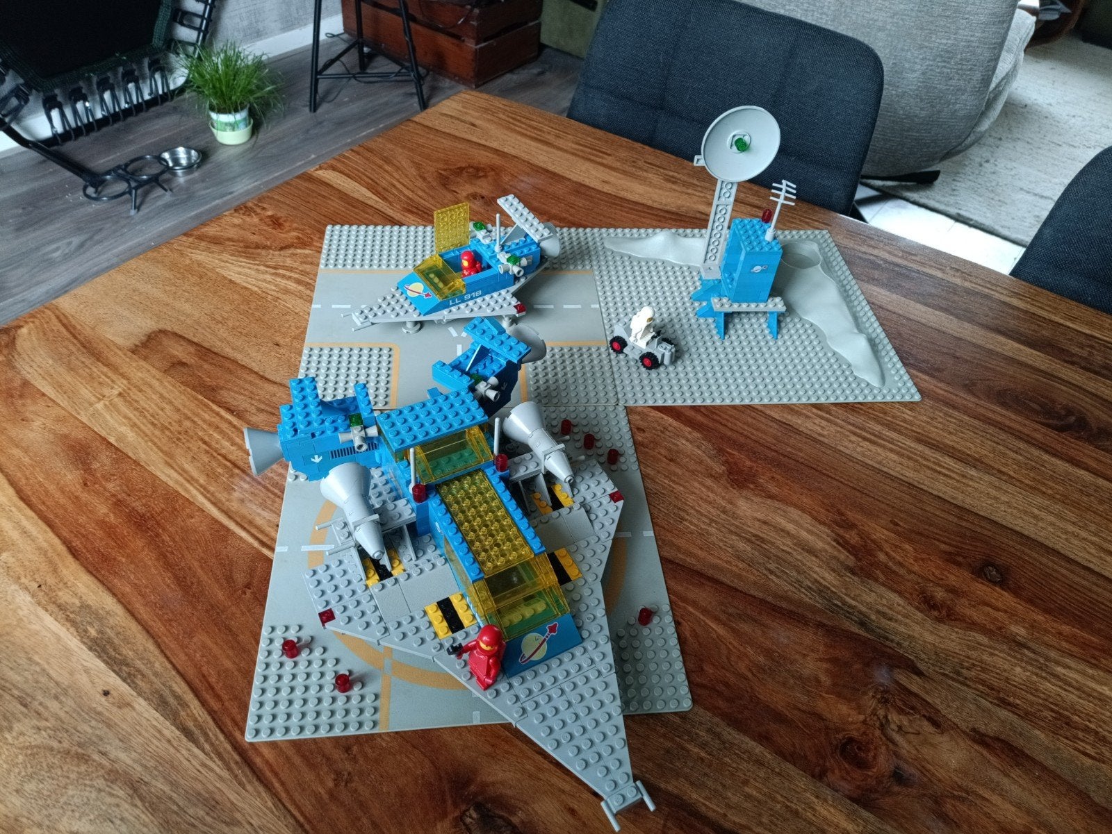 LEGO Classic Space sets 918 & 924 - Vintage ruimtevaart, Inclusief minifiguren, Gebruikt, Verzenden, Lego