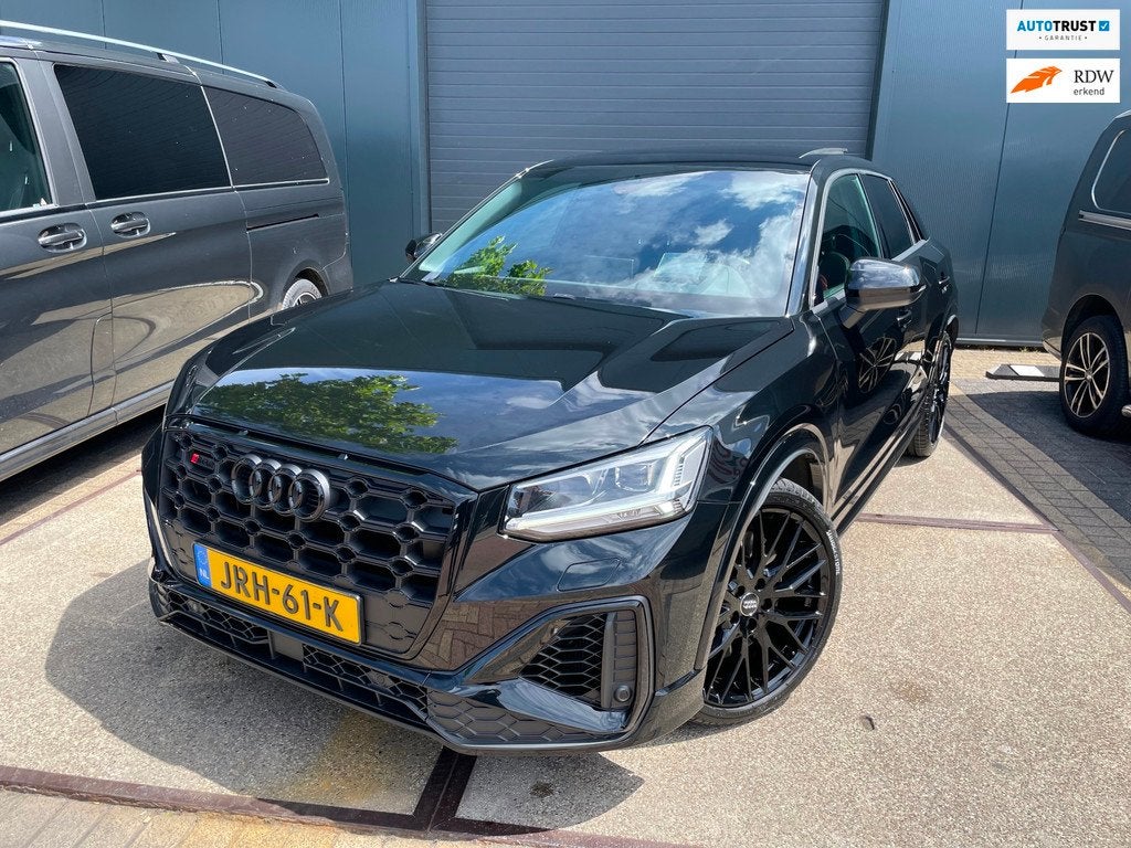 Audi SQ2 2.0 TFSI Pano camera boekjes zeer apart en netjes 1, Auto's, Audi, Automaat, 4 cilinders, Zwart, Vierwielaandrijving