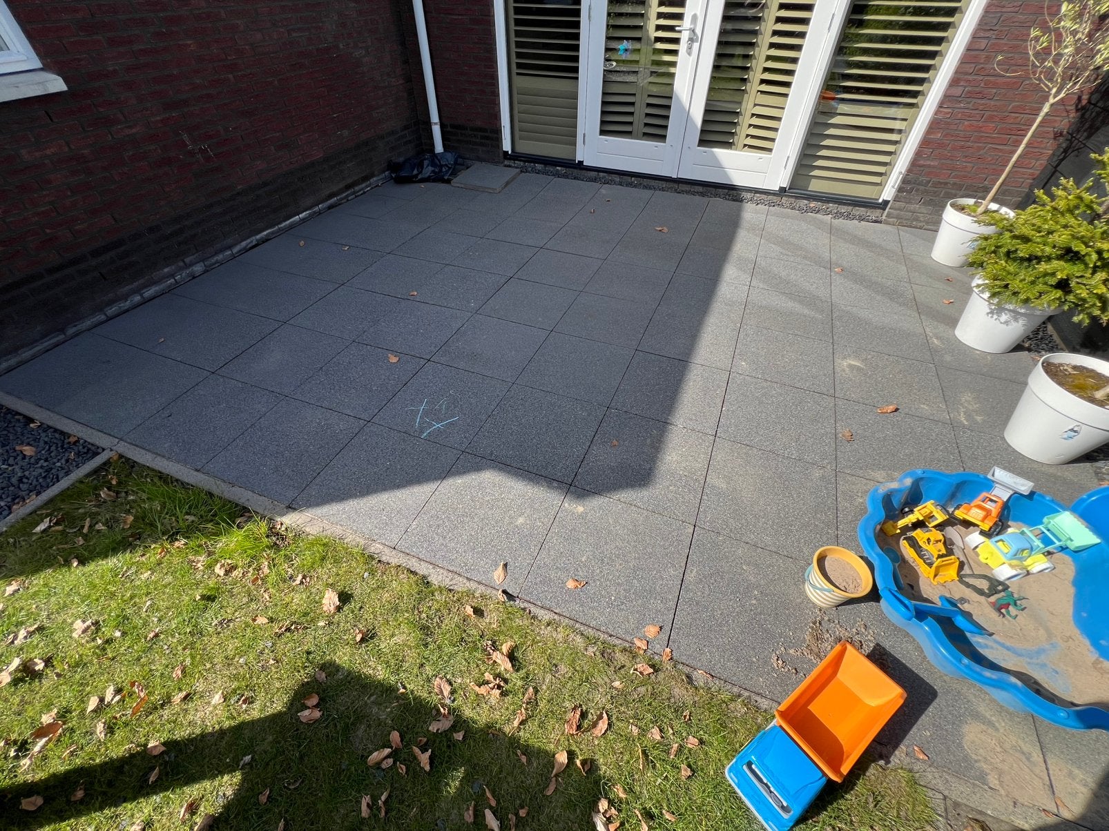 104 st. Beton terras tuin tegels 50x50cm - 26m2, Ophalen, Zo goed als nieuw, Beton, Terrastegels