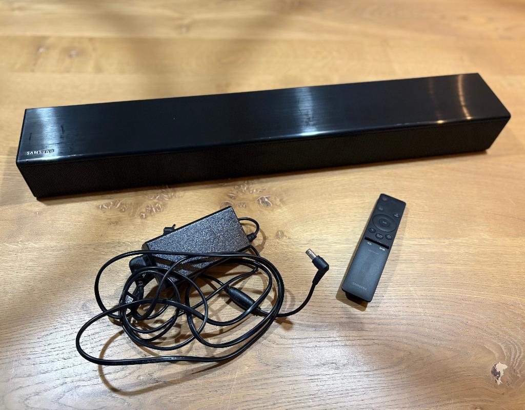 Samsung Soundbar N-400 XN met afstandbediening, Ophalen of Verzenden, Met ingebouwde subwoofer, Zo goed als nieuw