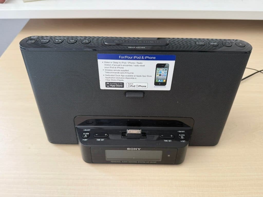 iPod dock Sony ICF-DS15iPN, Ophalen of Verzenden, Dock of Kabel