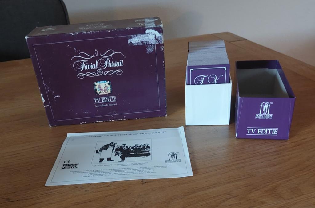 Trivial Pursuit TV Editie Aanvullende Kaartset, Vijf spelers of meer, Ophalen, Zo goed als nieuw, Parker