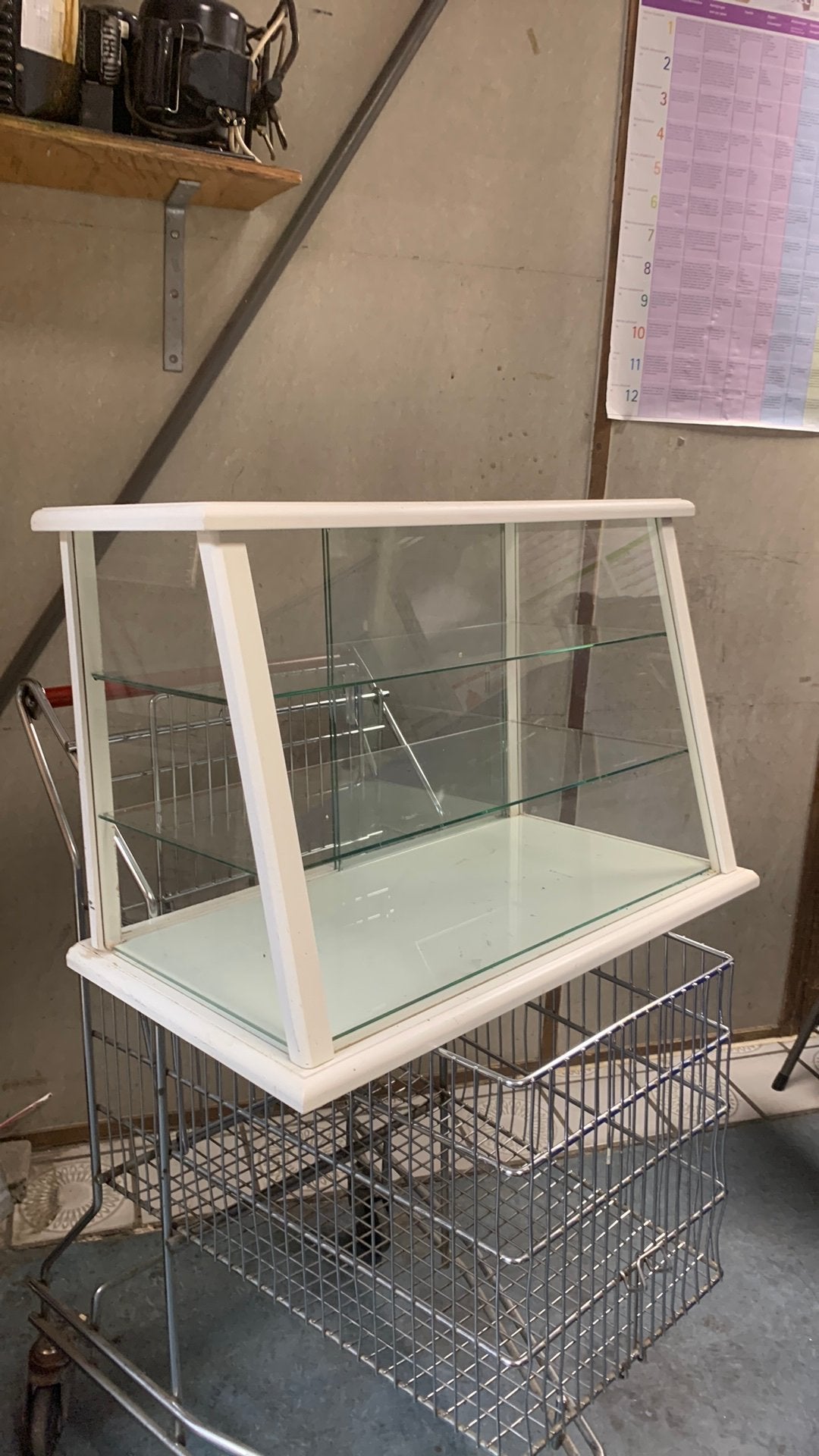 Mooi witte houten vitrine kast, Ophalen, Gebruikt