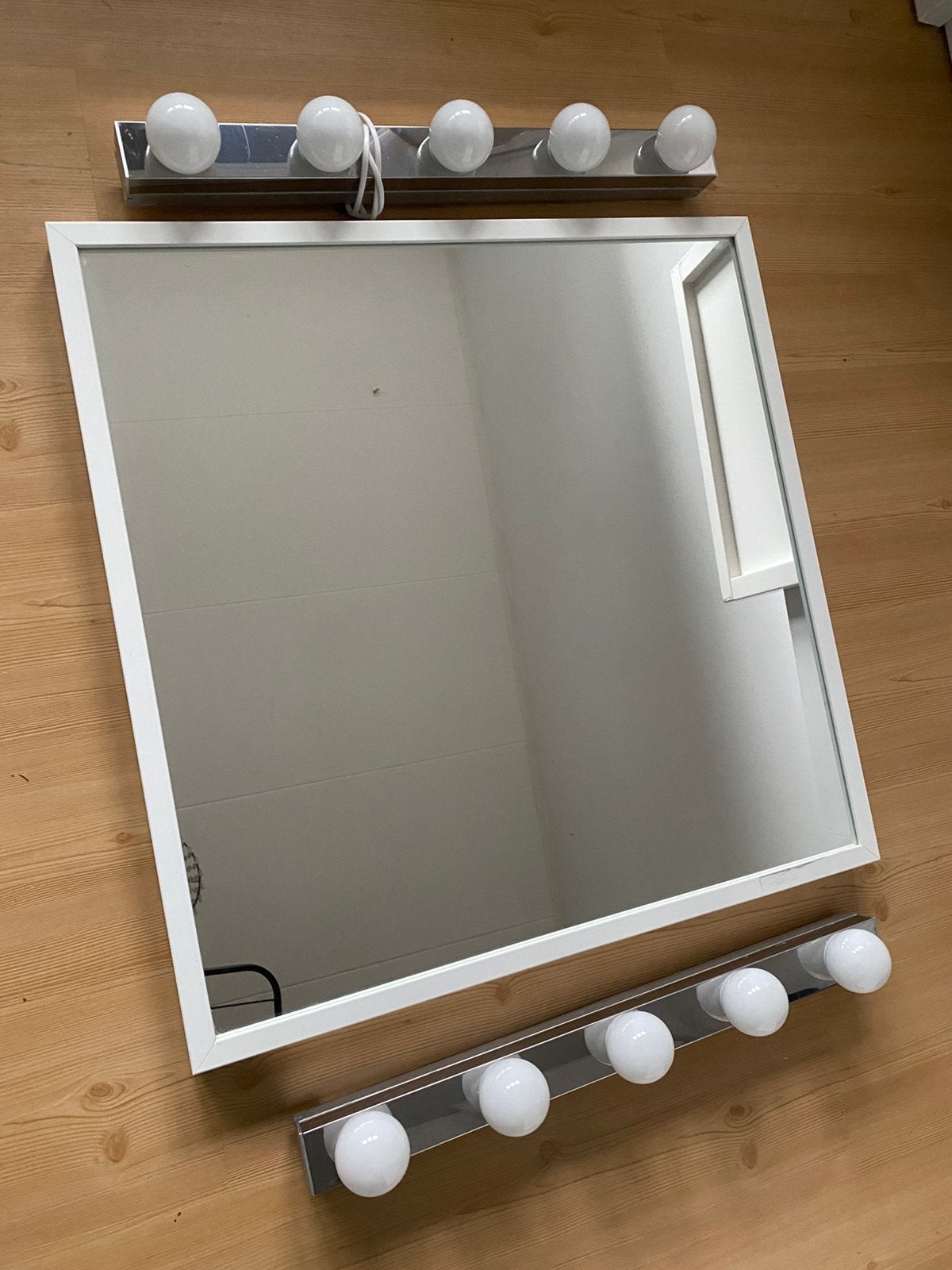 Spiegel 70x70 en lampen (bol/led) IKEA, Huis en Inrichting, Woonaccessoires | Spiegels, Ophalen, Vierkant, Zo goed als nieuw, Minder dan 100 cm