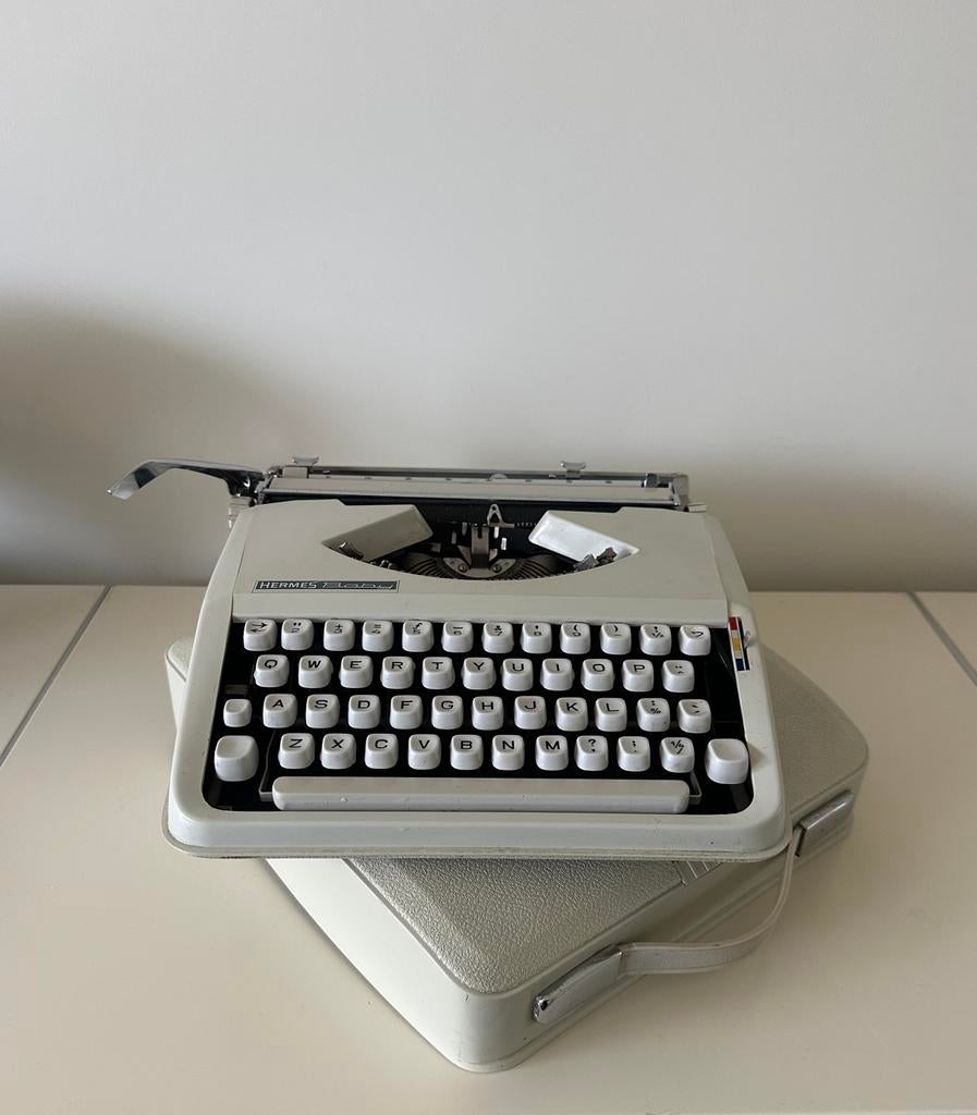 Vintage Hermes baby, typemachine in koffer, Diversen, Typemachines, Ophalen of Verzenden, Gebruikt