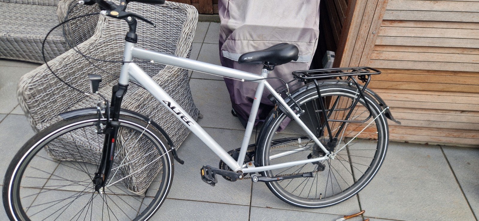Altec fiets - Zo goed als nieuw, Fietsen en Brommers, Velgrem, Versnellingen, Zo goed als nieuw, 53 tot 57 cm