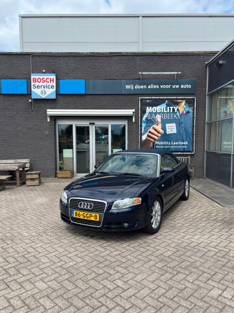 Audi A4 CABRIOLET cabriodak en koppelingset 1 jaar oud, 12 maanden, A4, Bedrijf, Handgeschakeld