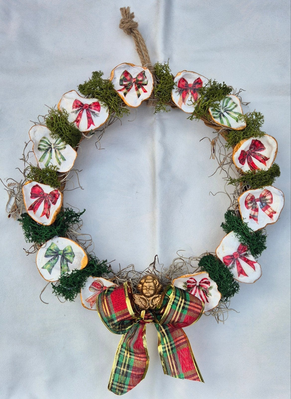 Handgemaakte Kerstkrans 30 cm – Oesterschelpen met Strikken, Ophalen of Verzenden, Nieuw