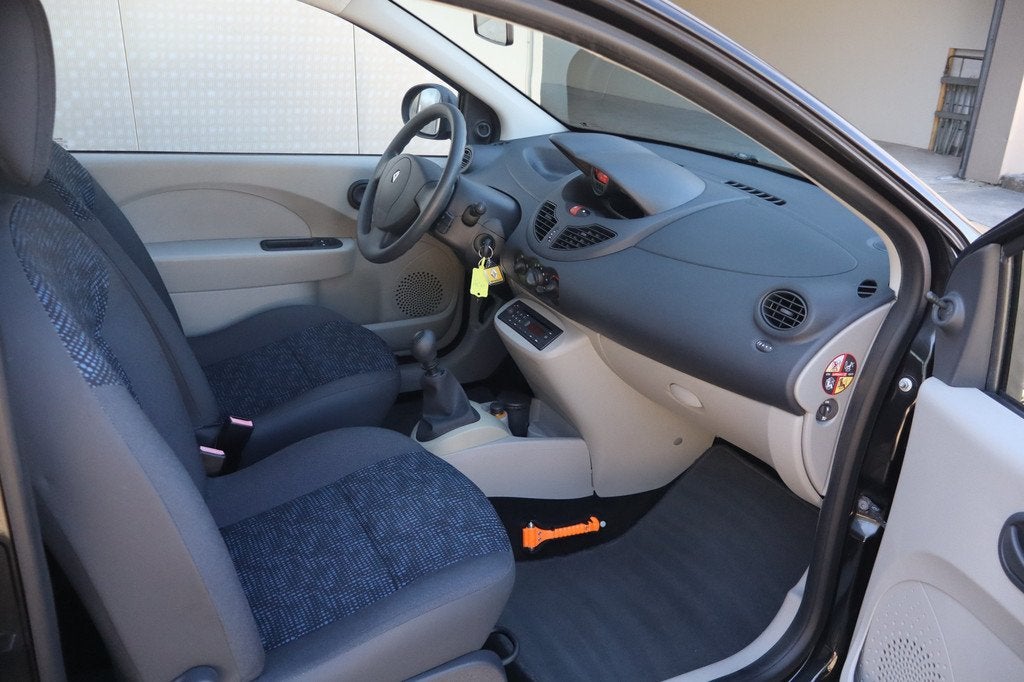 Renault Twingo 1.2 Authentique - NL- Auto! KILOMETERSTAND UN, Auto's, Voorwielaandrijving, Gebruikt, 31 €/maand, 4 cilinders