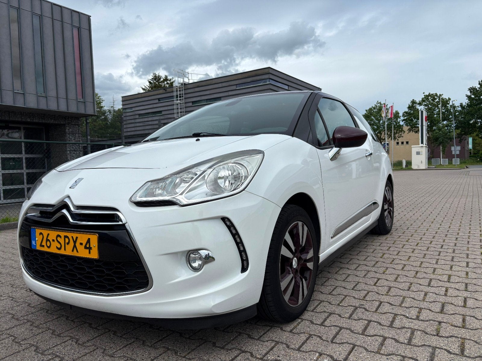 Citroën DS3 1.6 Hdif 2011 Wit, Voorwielaandrijving, 28 km/l, 4 cilinders, Wit