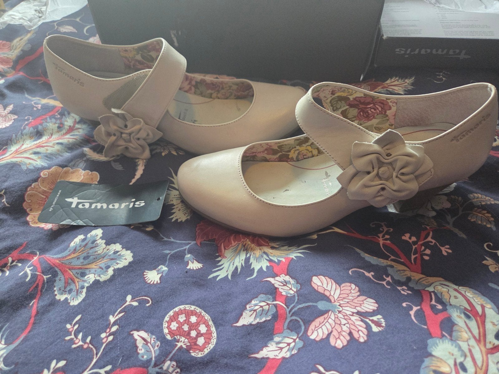 Tamaris pumps maat 39 wit/crème, zo goed als nieuw, Tamaris, Pumps, Wit, Ophalen of Verzenden