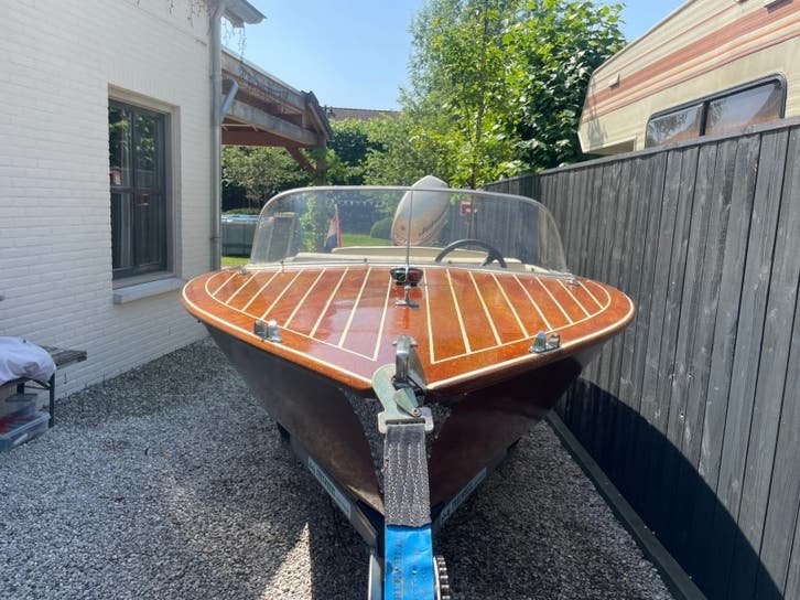 Fletcher Speedboot in een unieke Riva-stijl, Suzuki/Johnson, Watersport en Boten, Motorboten en Motorjachten, Afdekzeil, Buitenboordmotor