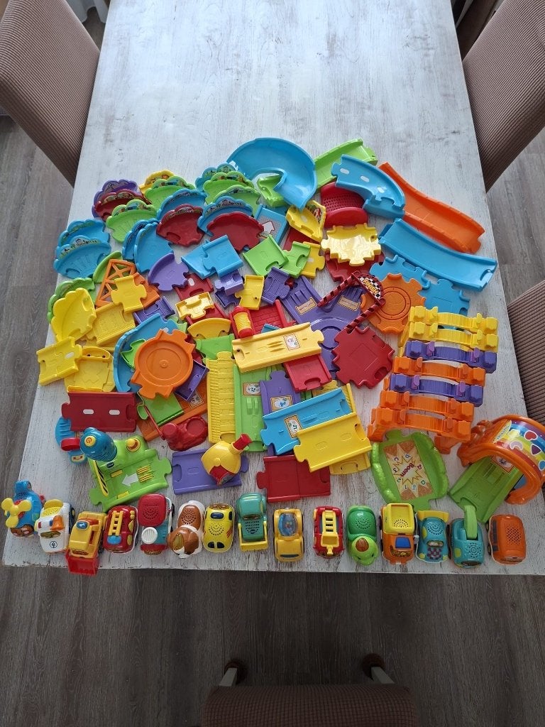 VTech Toet Toet Auto’s + Grote Racebaan + 15 voertuigen, Ophalen, Zo goed als nieuw, 2 tot 4 jaar