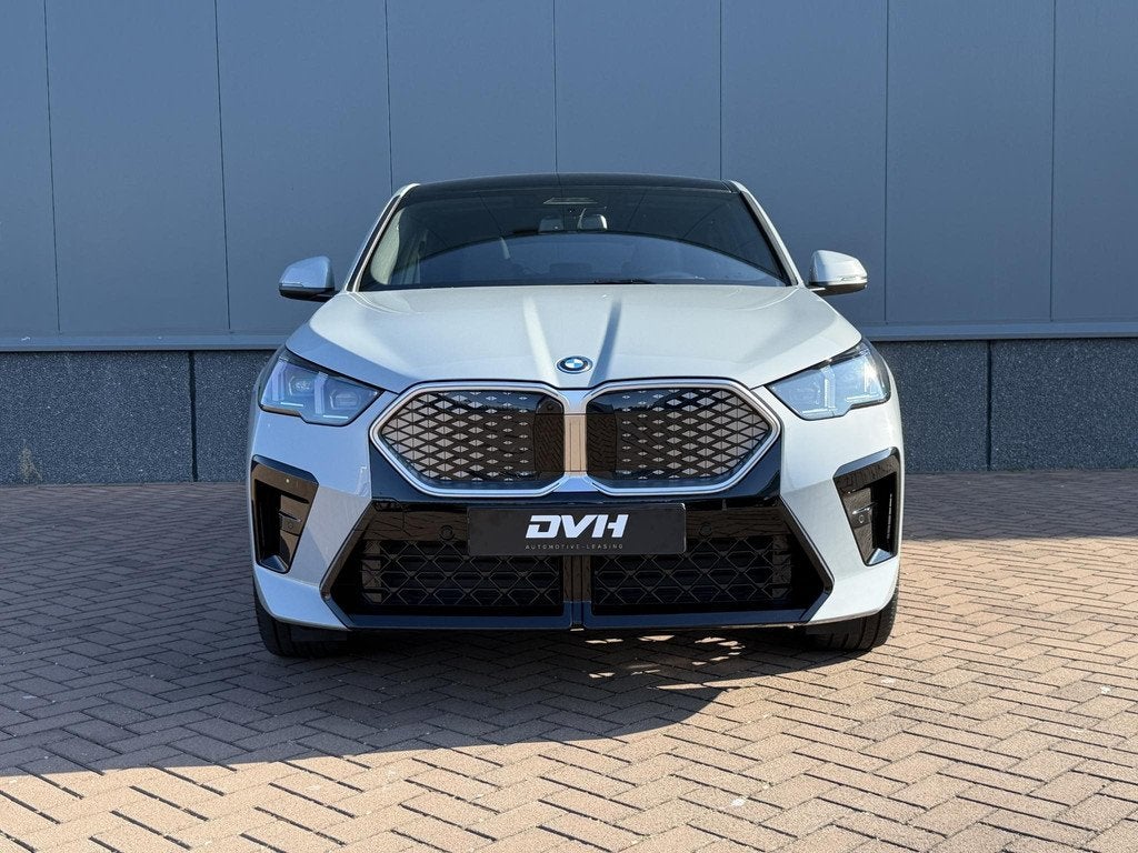 BMW iX2 xDrive30 67 kWh M Sport Edition, Auto's, BMW, 479 km, Zwart, Vierwielaandrijving, 313 pk