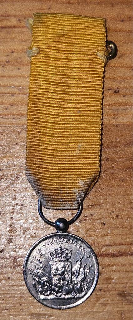 Miniatuur medaille voor trouwe dienst in zilver, Verzamelen, Ophalen of Verzenden, Landmacht, Nederland, Lintje, Medaille of Wings